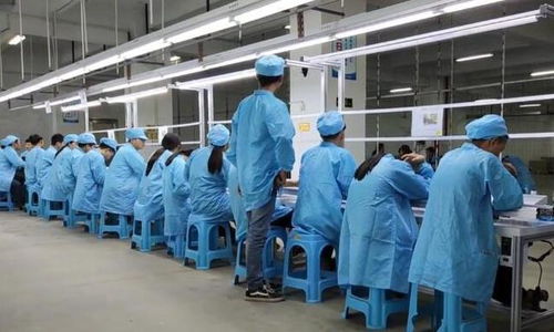 打工小伙進(jìn)了深圳富士康做臨時工,26元一小時,曾經(jīng)最高時達(dá)到30